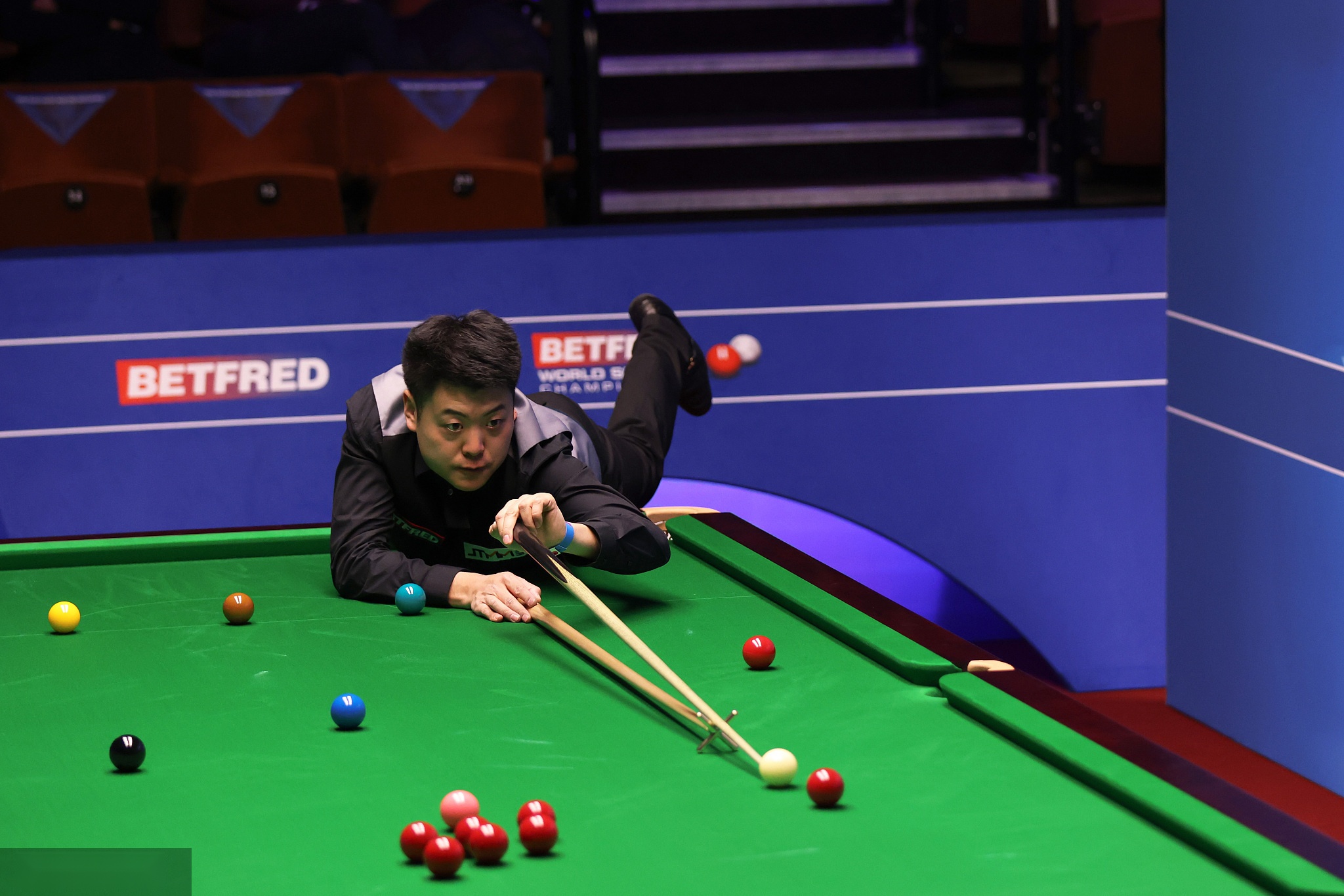 NBA交易市场最新动态：火箭完成签约,（NBA交易市场新动向：火箭官宣签约）