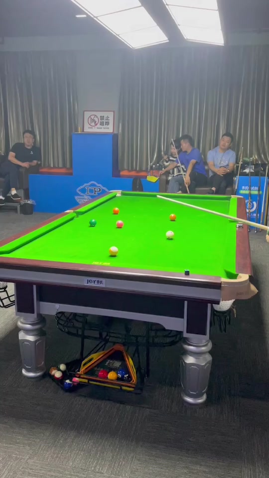 在中前场的 在中前场的